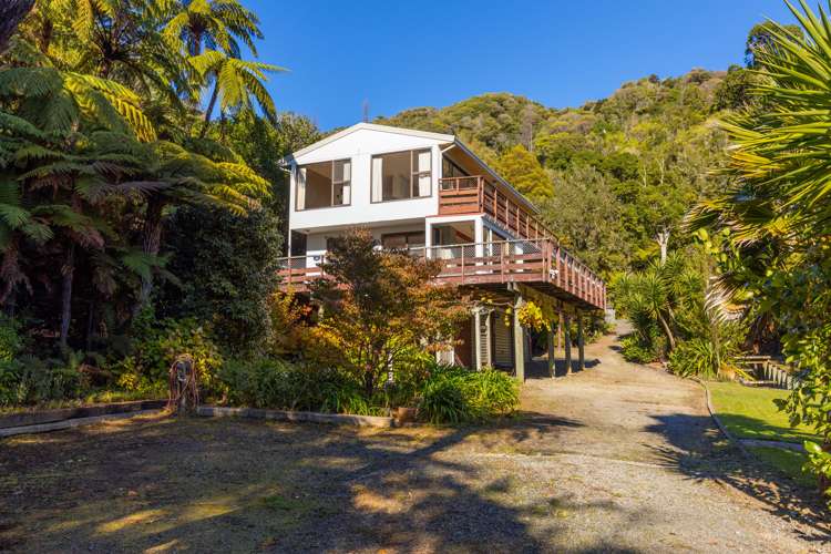 2369 Queen Charlotte Drive Anakiwa and Surrounds_16