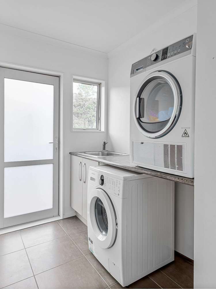 17 Carol Lee Place Albany Heights_24