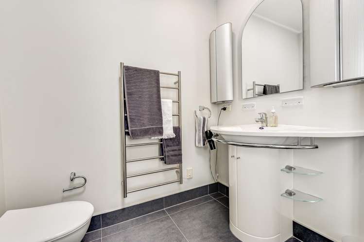 18b Lake Crescent Hamilton Lake_7