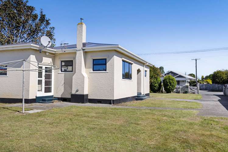 64 Egmont Street Hawera_16
