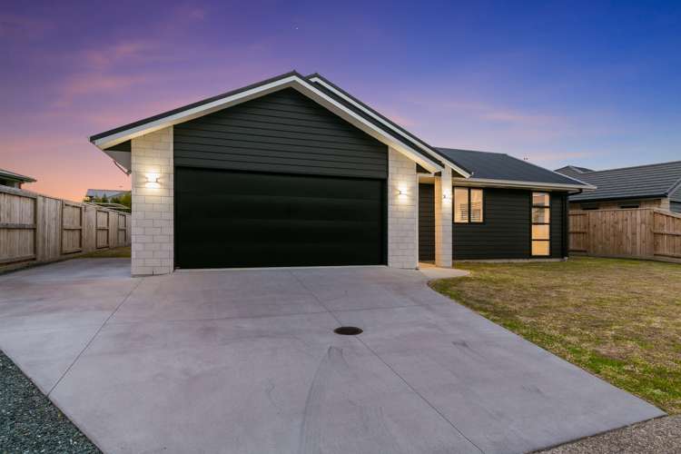 28 Kahuparere Crescent Pyes Pa_13