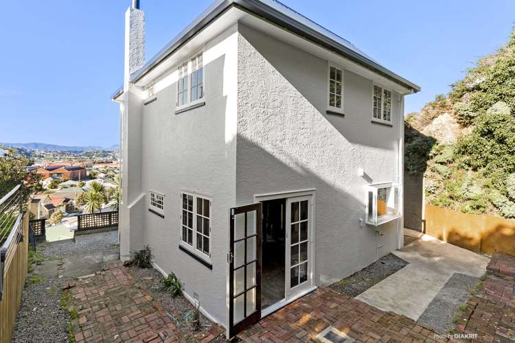 44 Queens Drive Lyall Bay_2