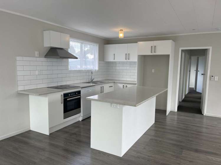 95 Riverpark Crescent Henderson_6