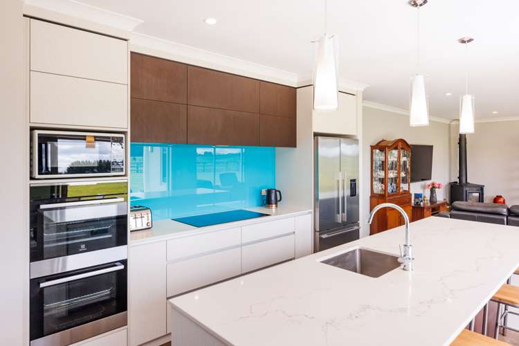 760 Halcombe Road Halcombe_5