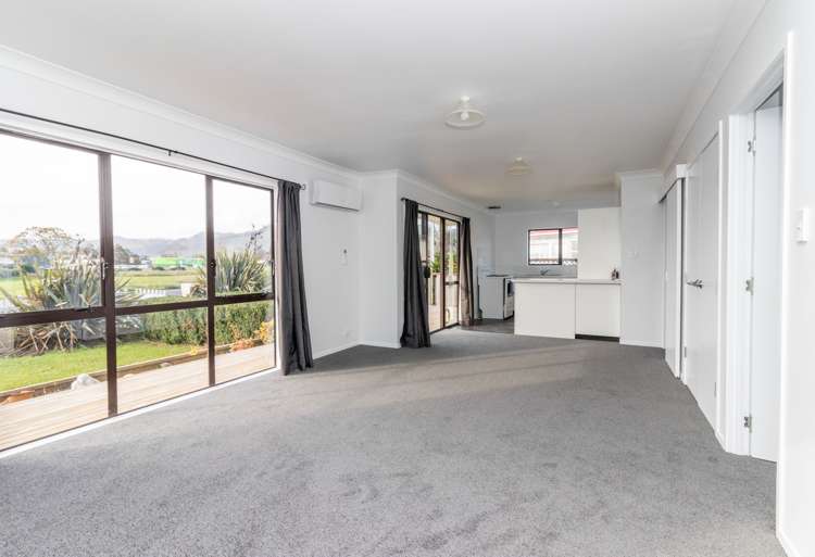 8 Dearle Street Paeroa_12