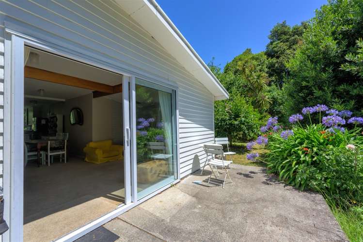 89 Bishop Road Parapara_12