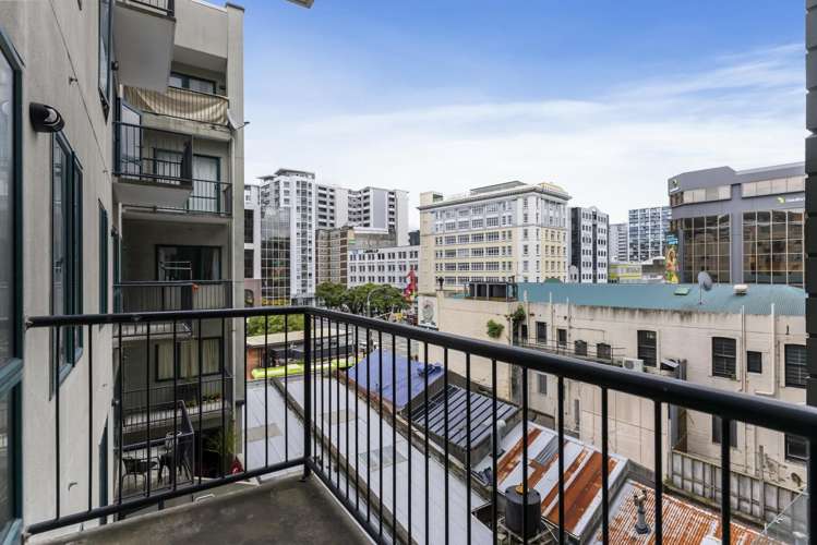 407/120 Courtenay Place_3