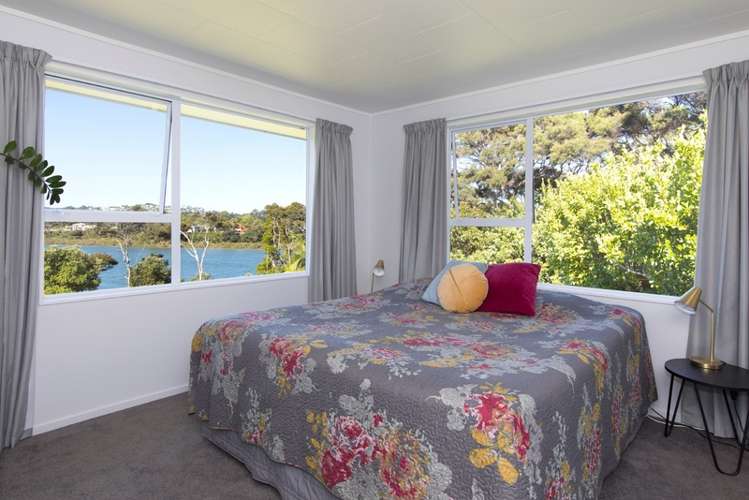 51 Ngarahana Avenue Paremoremo_12