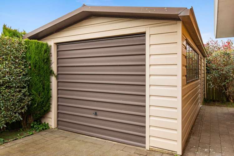 6 Conrad Place Leamington_17