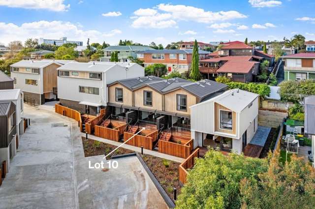 10/98-100 Walker Road Pt Chevalier_1