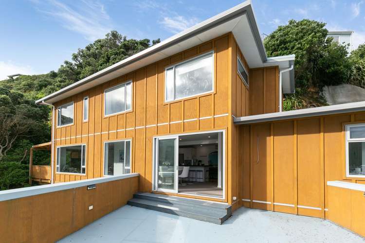 8 Owhiro Bay Parade Island Bay_16