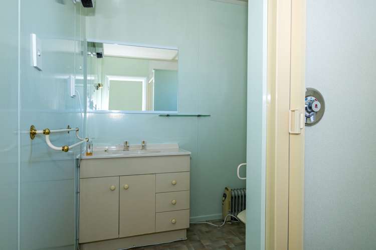 2/4 School Road Halswell_9