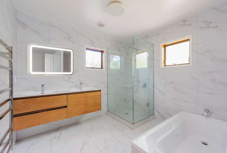 555b East Coast Road Browns Bay_14