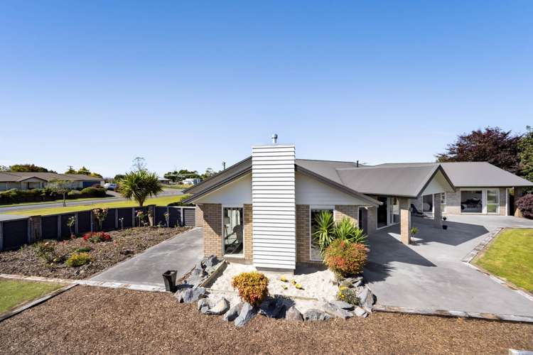 1 Elizabeth Grove Stratford_40