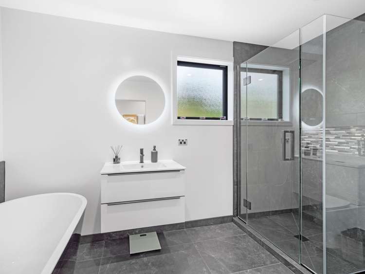 60 Kauri Street Ravensbourne_27