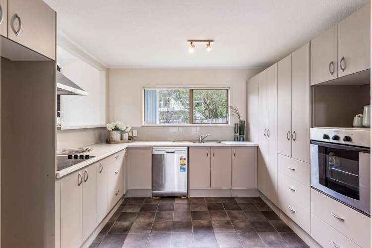 12 Palliser Lane Browns Bay_16