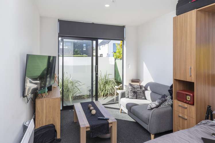 2/341 Madras Street_5