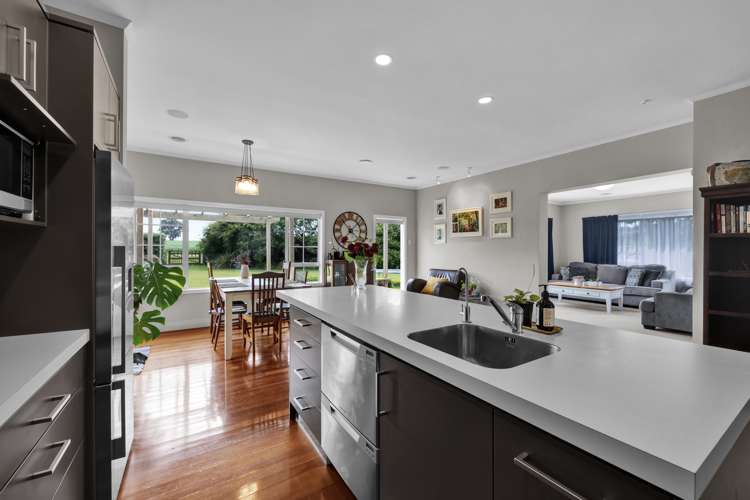 1048 Normanby Road Manaia_9