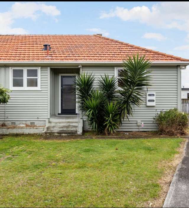 2 bedroom freshly renovated with big section