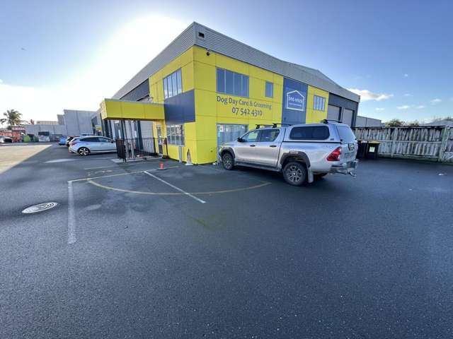 Large Papamoa Warehouse!