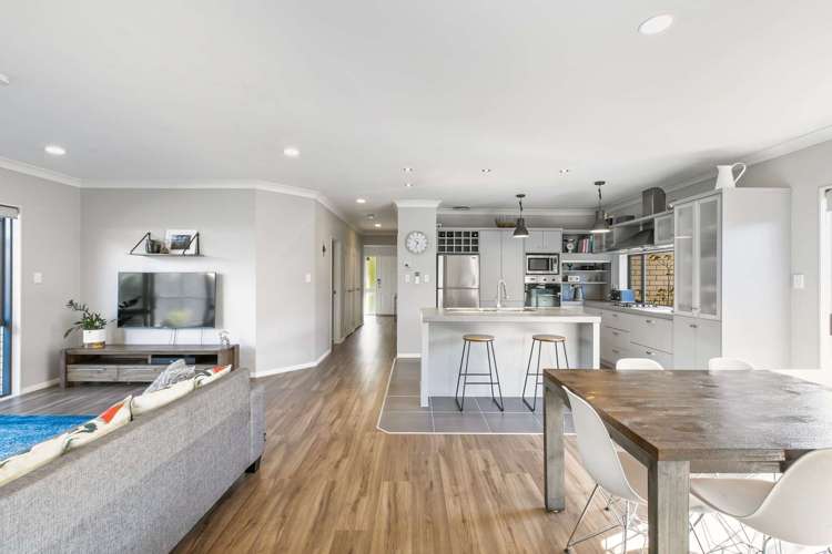 56 Stranraer Crescent Wattle Downs_8