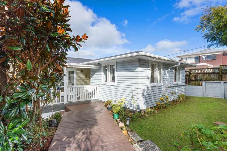 1 McIlroy Avenue_0