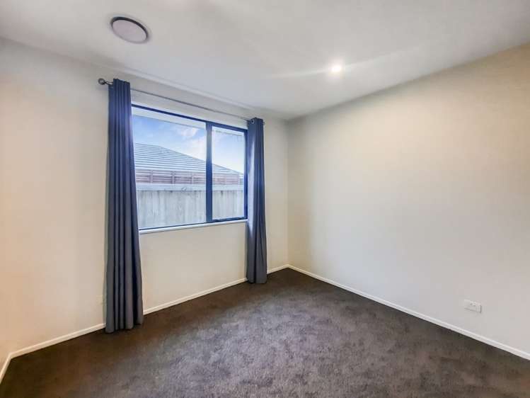 16 Tara Crescent 500171_8