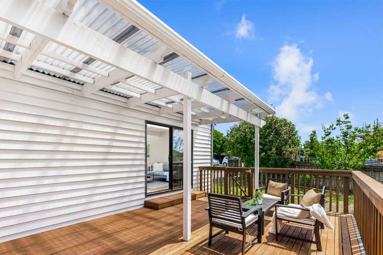 2/12 Neil Avenue Te Atatu Peninsula_23