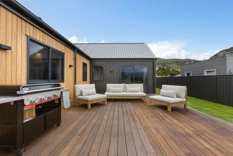 3 Pepperwood Green Albert Town_5