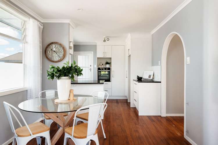 17A Stirling Grove Greerton_6