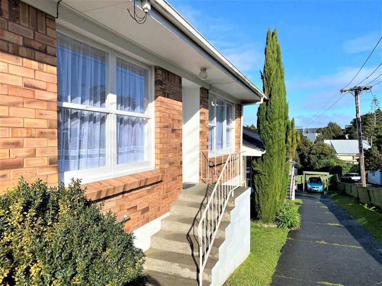 2/242 Onewa Road Birkenhead_1