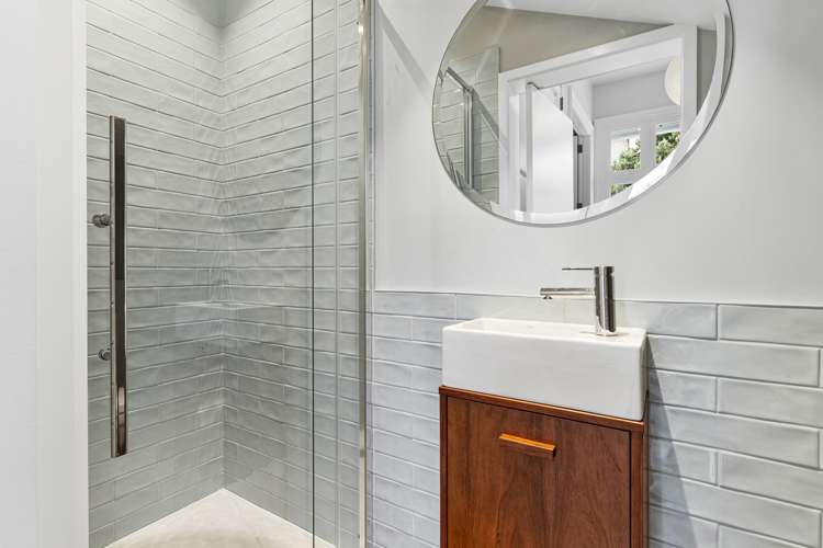 73 Mein Street Newtown_11