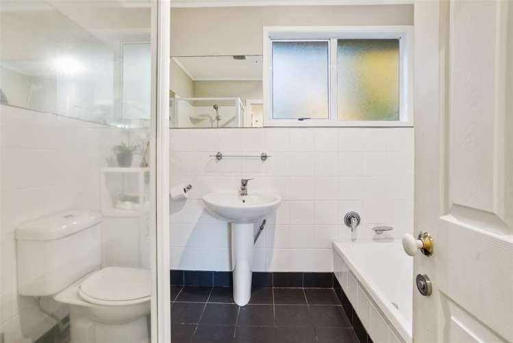 21 Holt Avenue Torbay_12