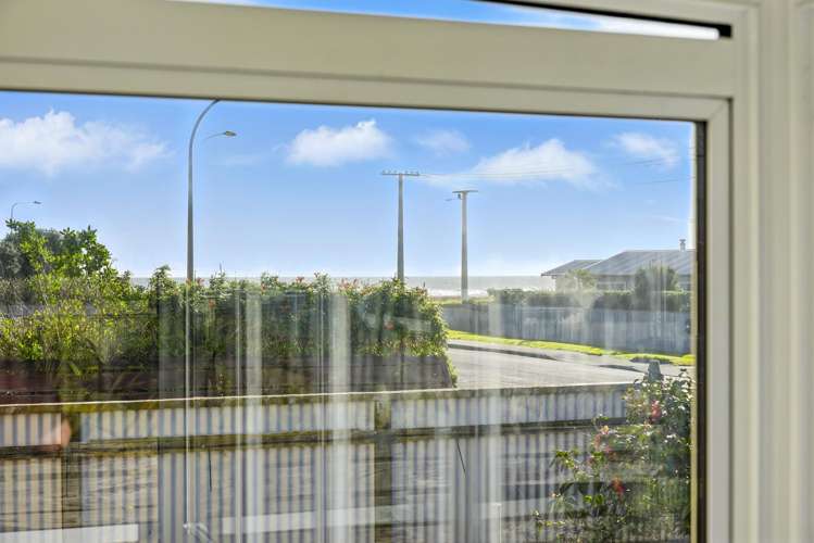 5 Karaka Street Otaki Beach_22