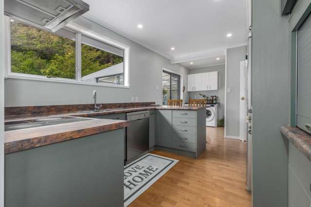 11 Tweed Road Papakowhai_2