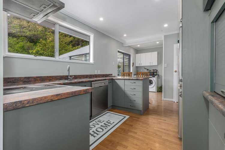 11 Tweed Road Papakowhai_2