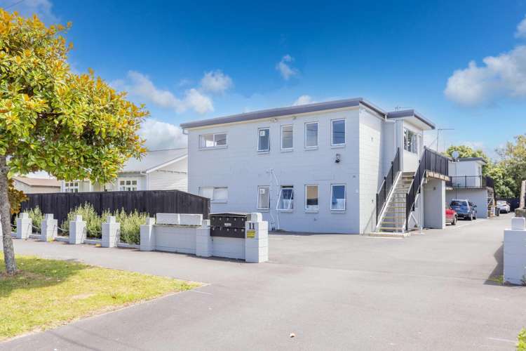 Units 1-10 at 11 Coates Street Hamilton East_27