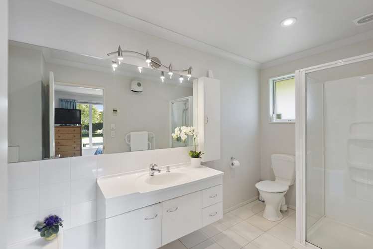 52 Chateau Drive Burnside_11