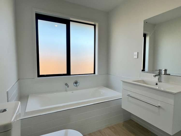 4 Angie Lane 11103_8
