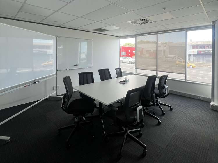 Level 1/8 Gloucester Park Road Onehunga_1