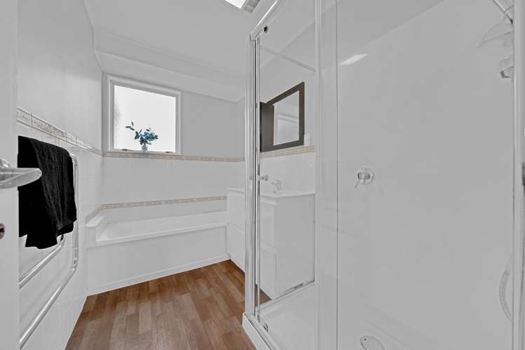 2/10 Norrie Smith Avenue Flat Bush_7