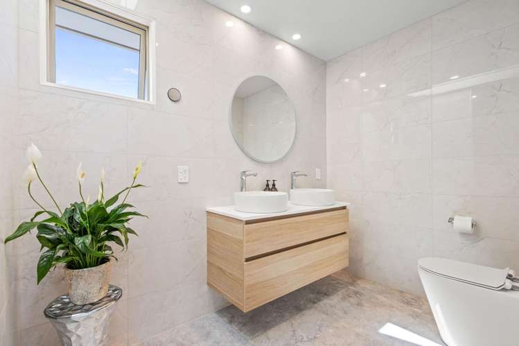 1 Springvale Gardens Harewood_15