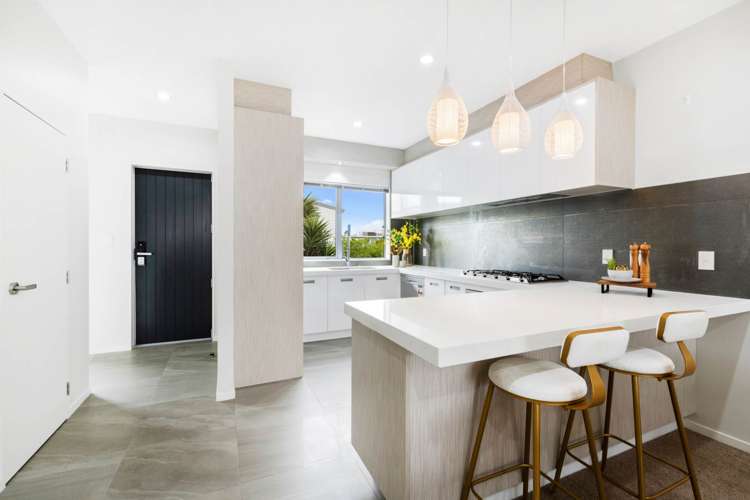 28 Pencaitland Drive Flat Bush_9