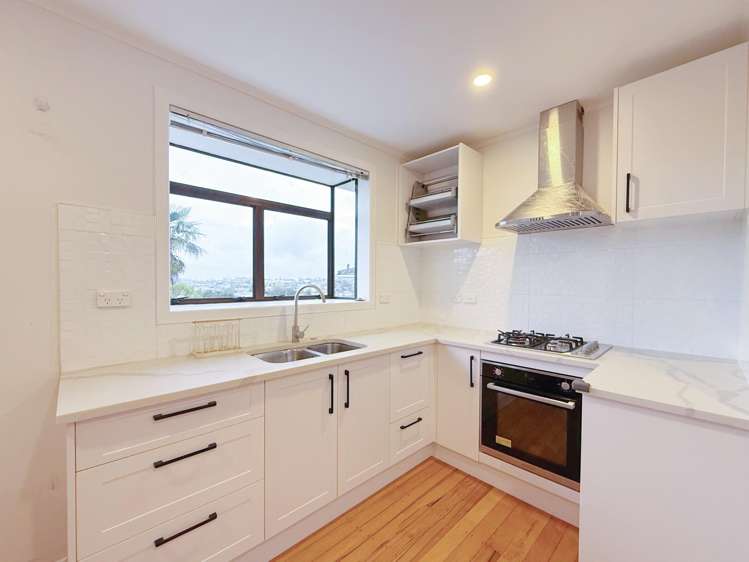 16 Ted William Street New Windsor_4