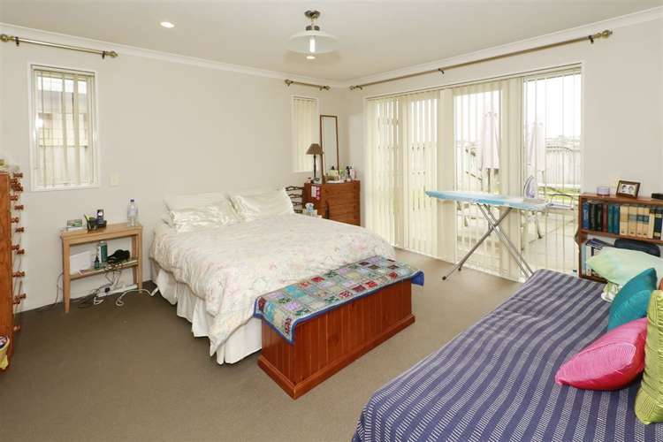 105 Farnborough Drive Grandview Heights_10