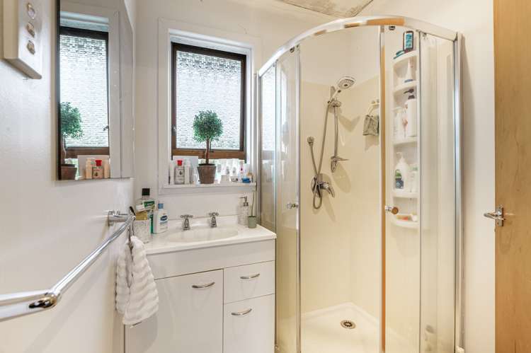 20 Matapouri Road Mangere Bridge_12