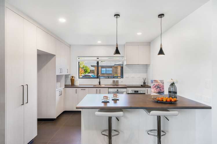 8 Alderson Lane Favona_2