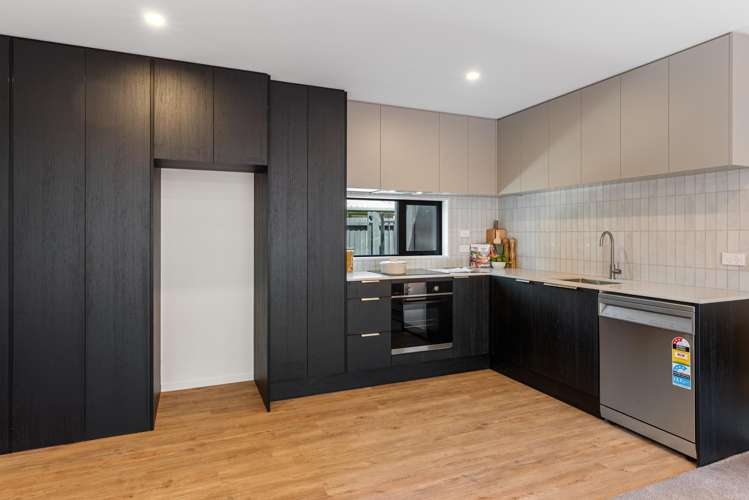 1-5/151 Simeon Street_3