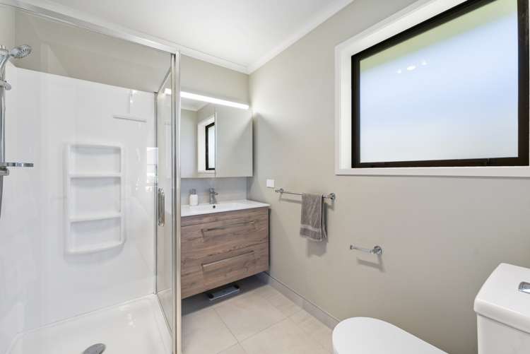 6 Karearea Drive Coastlands_18