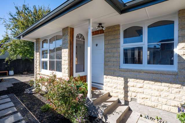 Charming, Private and Versatile!